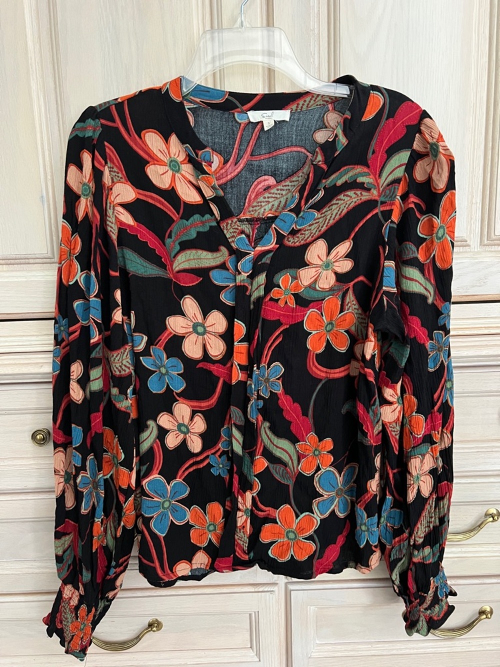 easel Black Floral V-Neck Long Sleeve Blouse